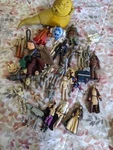 lot 89 image: Lot of Star Wars Action Figures