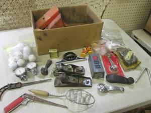 (RM3) Box Full of Misc Vintage Smal...