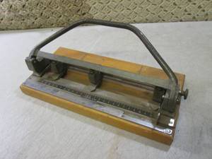 (BS) Vintage 3-Hole Punch...