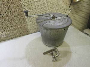 (BSB) Vintage Dough Mixer...