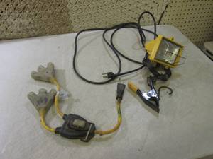 (CSB) Work Light and Extension Cord...
