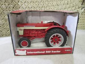 (C-4) Vintage Ertl International 56...