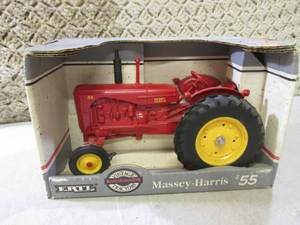 (C-4) Vintage Ertl Massey-Harris 55...