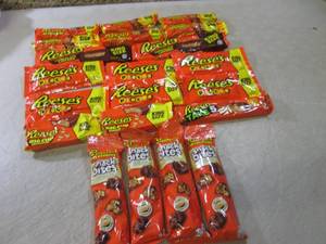 (B-2) 20 Assorted Reeses Candy Past...