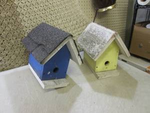 (BS) 2 Wood Bird Houses...