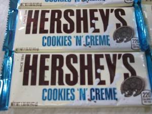 (B-1) 12 Hersheys Cookies N Creme C...