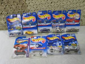 (C-4) 9 Hot Wheels Cars in Packagin...