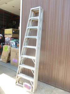 lot 6 image: Werner 8 step ladder. Rungs on both sides. Good used condition. As shown.