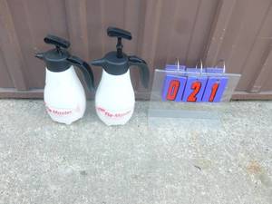lot 21 image: Qty of 2 new garden sprayers. As shown.