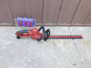 lot 23 image: New craftsman 110 volt 22 hedge trimmer. Tested & works. As shown.