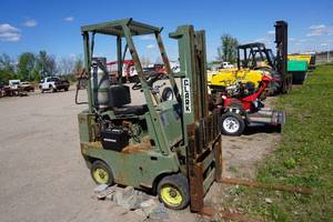Clark Model CS30 Propane Powered Fork Lift