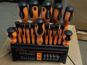 Torelli Tool Set missing screwdriv...