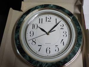 Elegant Quartz 11 Clock needs bat...