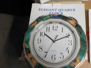 Elegant Quartz 11 Clock needs bat...