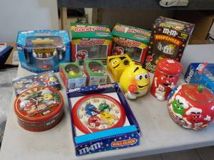 M & M Collectibles in a covered tot...