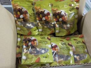 Case of 12 - 5 oz Bags Gold Pistach...