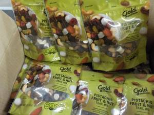 Case of 12 - 5 oz Bags Gold Pistach...