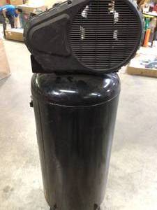 lot 9 image: Husky 60 Gal Air Compressor customer return see pictures