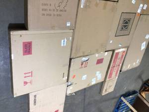 lot 27 image: Lot of assorted mirrors customer returns all in good condition