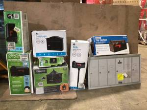 lot 40 image: Lot of assorted mailboxes  and misc Customer Returns See Pictures