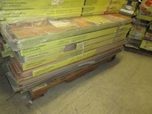 8 packages of traffic master lansbu...