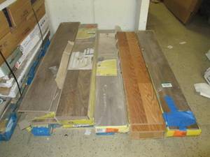 pallet of traffic master laminate f...