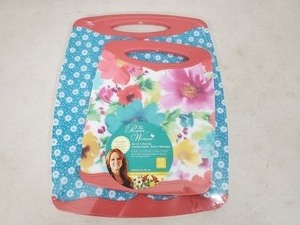 lot 20 image: New Pioneer Woman 2 Piece Floral Cutting Board Set