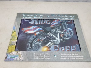 lot 55 image: New Ride Free Tempered Glass Cutting Board