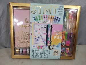 lot 82 image: New 850 Piece DIY Planner Set
