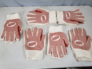 lot 102 image: 6 New Pairs Red Brick High Heat  General Purpose Work Gloves