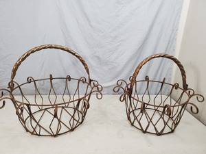 lot 123 image: Set of 2 New Recycled Metal Baskets