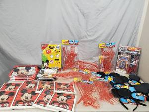 lot 140 image: Huge Lot of New Party Supplies