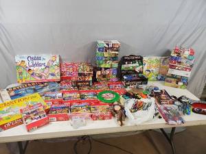 lot 149 image: Lots of Puzzles, Boardgames, and More