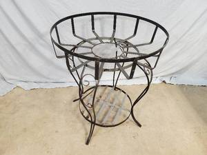 lot 5 image: New Recycled Metal Large Plant Stand  Garden Decoration