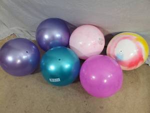 lot 40A image: 6 New Inflatable Balls