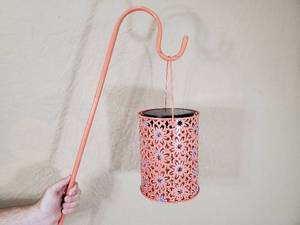lot 34 image: New LED Solar Lantern with Shepherd Hook
