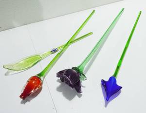 Gorgeous &amp Rare Vintage 3 Long Stem Art Glass Flowers &amp 1 Art Glass Green Vine by Pasabahce - 2 With Original Vintage Label