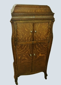 FABULOUS &amp RARE ANTIQUE 1912 VICTOR VICTROLA VV-XIV PHONOGRAPH TALKING MACHINE VERSION 2 IN GORGEOUS TIGER OAK CABINET - UNTESTED - NEEDLE &amp CRANK MISSING - CAN BE PURCHASED ONLINE - 1st Pic Stock Photo - Rest Actual Item Dog NOT Included