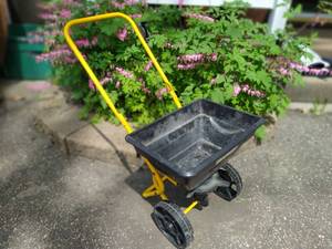 Yardworks Spreader