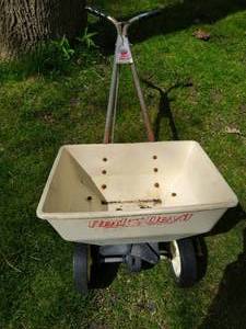 Red Devil Push Seeder