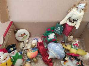lot 112 image: Collection Of Christmas Dcor