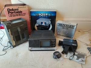 lot 116 image: Old Camara, Projector And TV