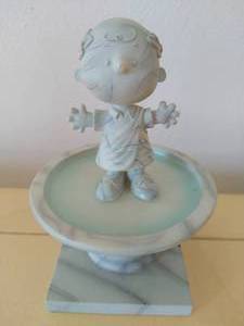 lot 130 image: Charlie Brown Around Towns Figurine