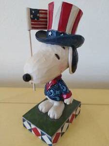 lot 132 image: Snoopy Patriot Figurine