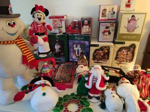 lot 137 image: Collection Of Christmas Decor