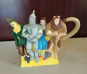 lot 91 image: Wizard of Oz Tea set Tea Pot