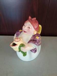 lot 93 image: Tea Leaves Tea Pot