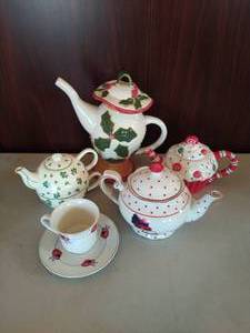 lot 206 image: Collection of 4 Tea Pots with one matching tea cup