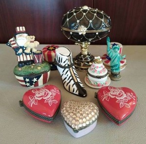 lot 230 image: Set of 10 Trinket Boxes