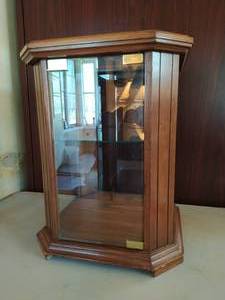 lot 237 image: Small Glass Curio Cabinet